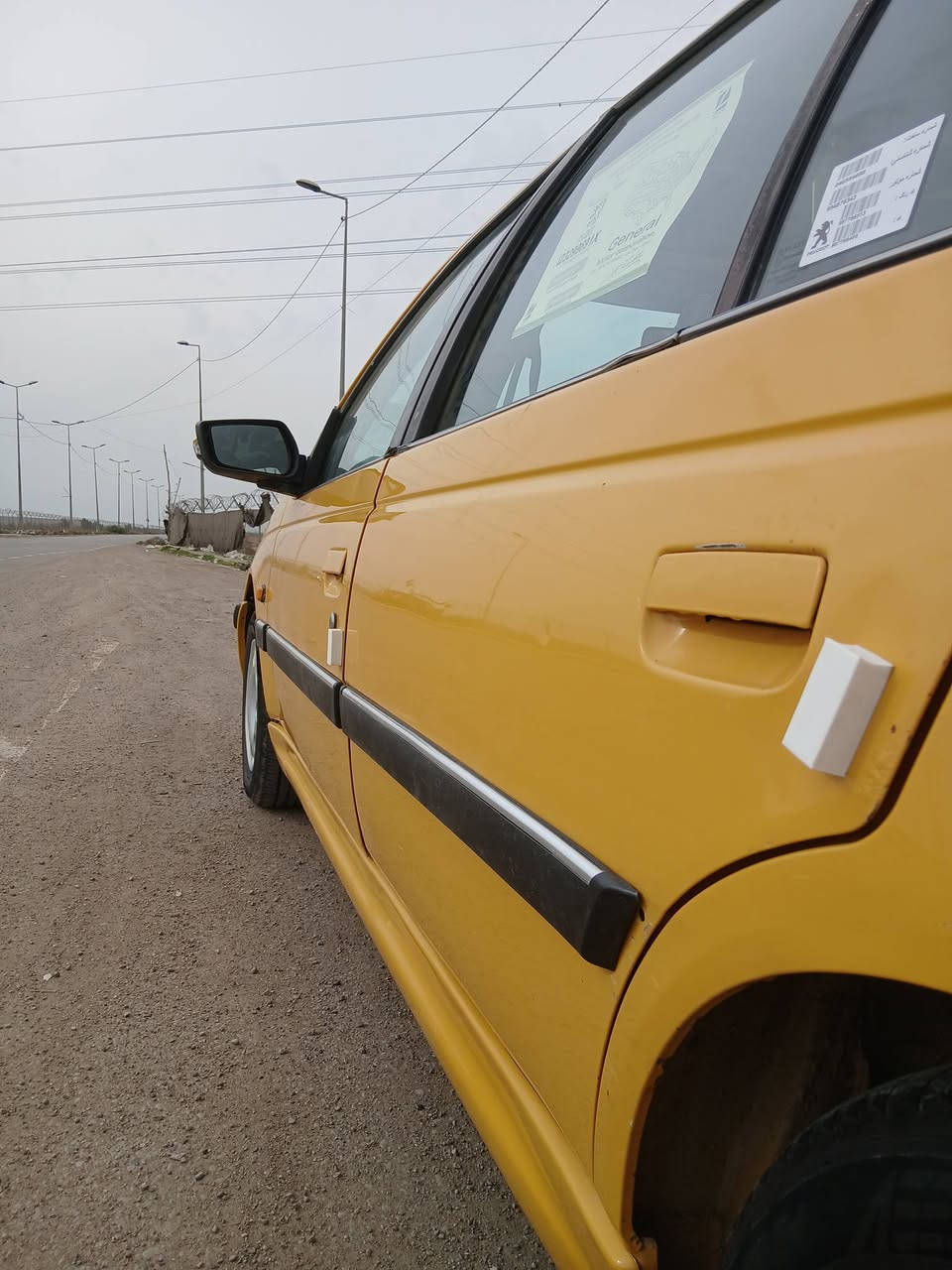 السلام عليكم بيجو بارص موديل 2015 لا ضربة ولا تبديل ولا جراد ولا بارد صفاح موس بيهه صبغ شي قليل هلال خلفي وكصة بنيد فقط دوشمة جديدة حراري حدادية أمامي خلفي جديد تخم تاير كهربياتهه كلهه شغالة هية وغرامة مصفرة رقم بغداد تحويل شوكت متريد عارضهه 48 بيهه مجال حك الجية سيارة جاهزة 
مكاني بغداد رقمي ***********
