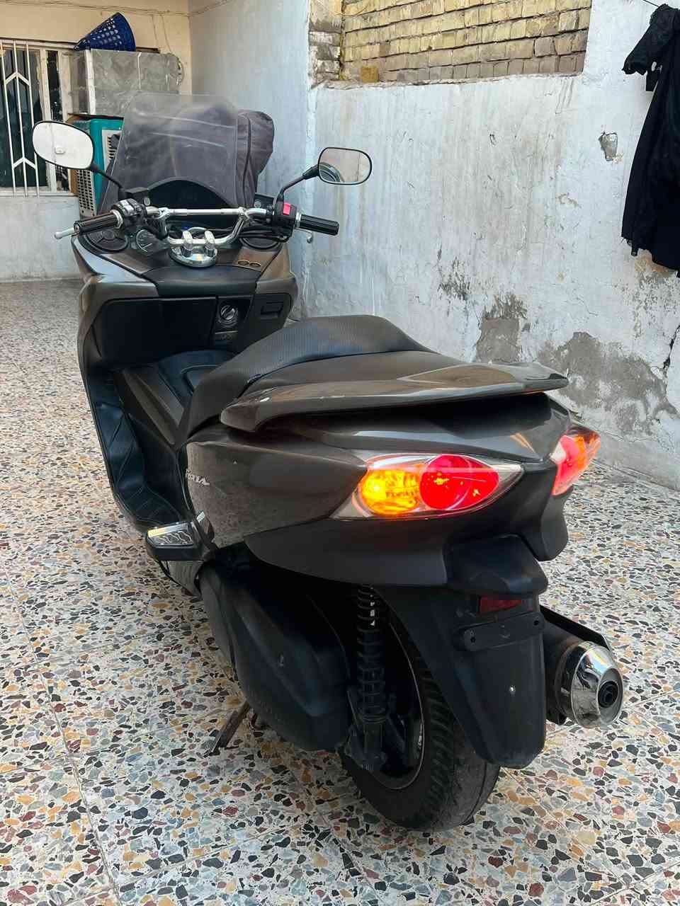 فورزه 0️⃣ 🔟 للبيع 
عميه دراجه جاهزه مابيهه نقص
شلعه ومعدل كهربائيات كلهه شغاله
نكره سلف مكاني بغداد *********** 
السعر مليون و ٣٠٠
