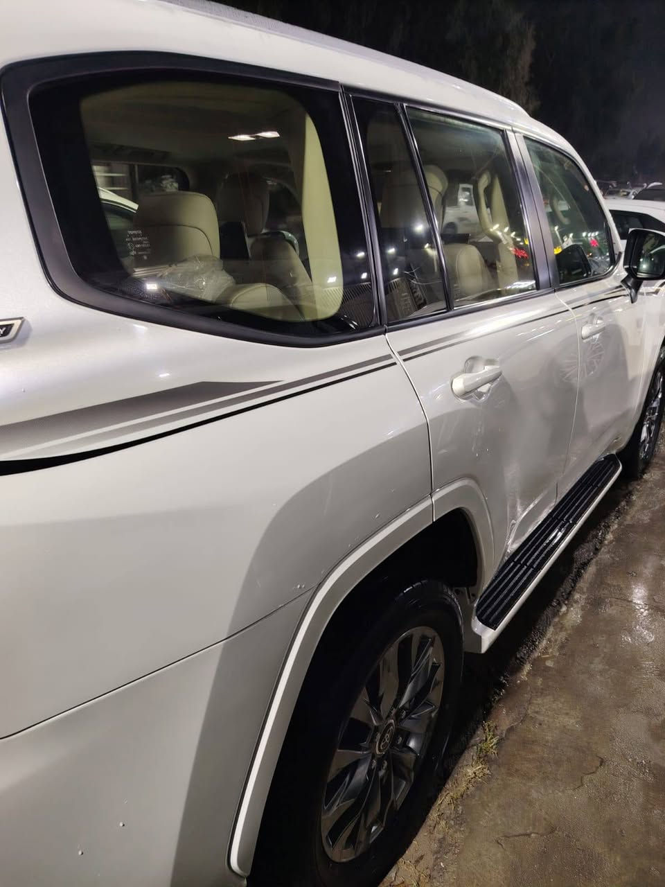 السلام عليكم بيع او مراوس
لاندكروزر 2022 توين تيربو ساز شاشات وتطبيق
خليجية مكفولة كفالة عامة ماشية 46000 رقم بغداد الجديد بأسمي 
العنوان بغداد/ معارض الگريعات 
صاحب السيارة ***********
