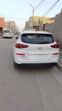 توسان خليجي موديل ١٩ ماشيه ١٤٠ المواصفات نص فول الضرر دحجه بسيطه بهلال...