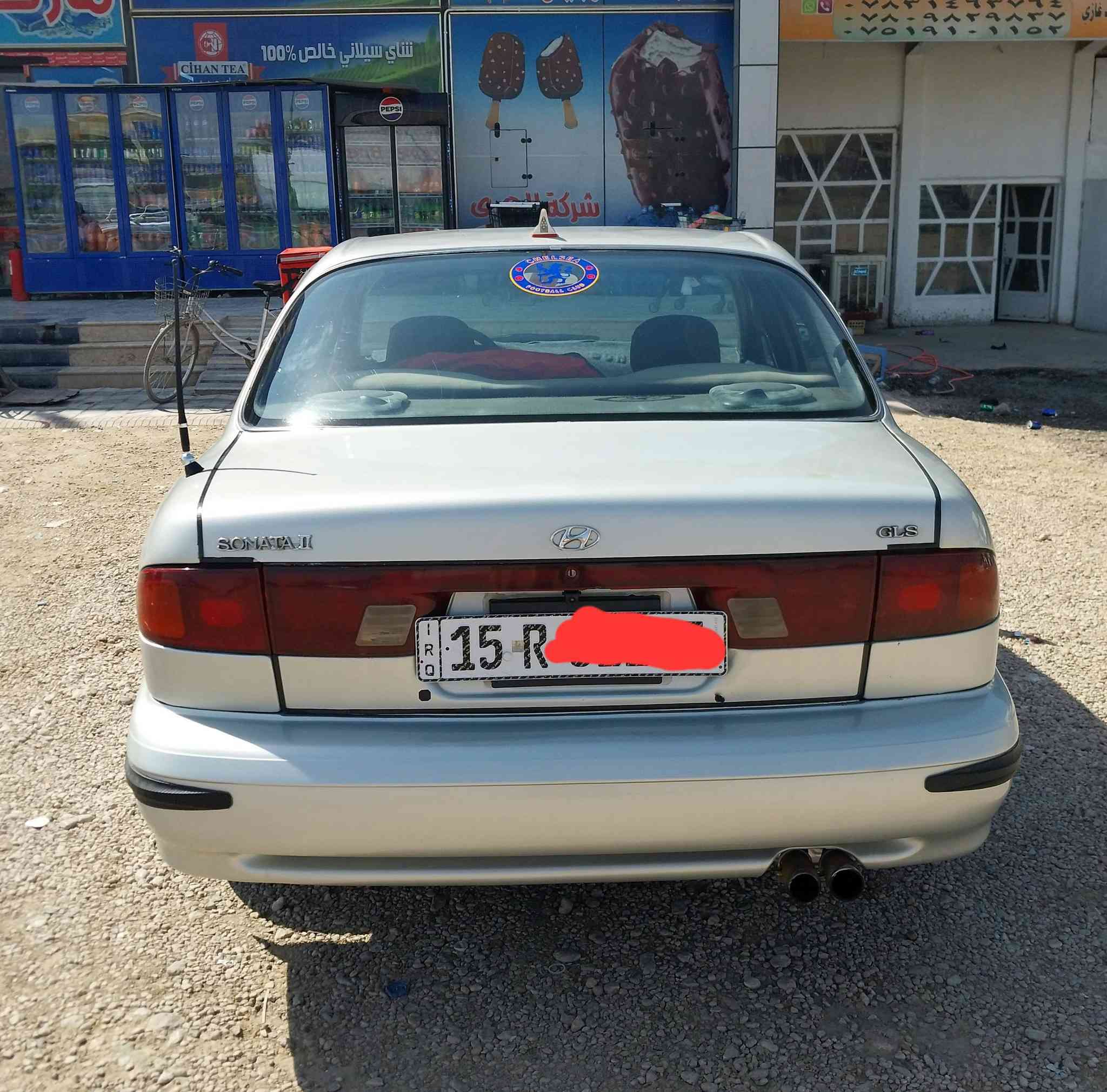 من رخصة الأمن المحترم السلام عليكم سوناتا تو موديل 94 رقم انبار دولي محرك 2000 مفتوح وكير  اوتماتيك مكفولات حلوة ونظيفه مصبوغه حزام للجماليه كامرة خلفية شاشة اندرويد بيها تعديل عالبارد بالجاملغ  الخلفي جهة السائق بدون دواخل وبيها نواقص مثل الكمبريسر مال تبريد عاطل والمنظومه جديدة حداديتها جديدة  والسنويه ساقطه صارلها شهر السعر 44 ورقه وبيها مجال مكان السيارة بغداد ابو غريب الاتصال على الرقم ***********
