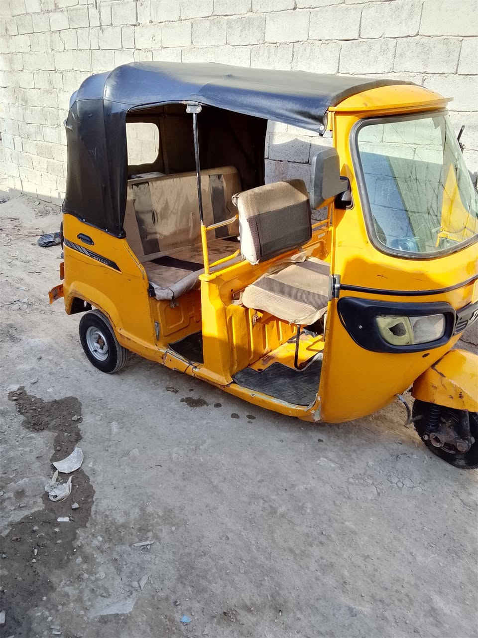 سلام عليكم تكتك البيع موديل عشرين رقم سنويه مكينه اكسن مكفول السعر خمسه مليون العنوان بغداد شعله صدرين ***********
