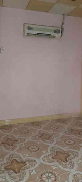 بيت طابقين لايجار ٥ميل ركن طابق اول غرفتين وصاله ودوانيه ومطبخ ومشتملات 
طابق ثاني غرفه وصاله وصطح***********
