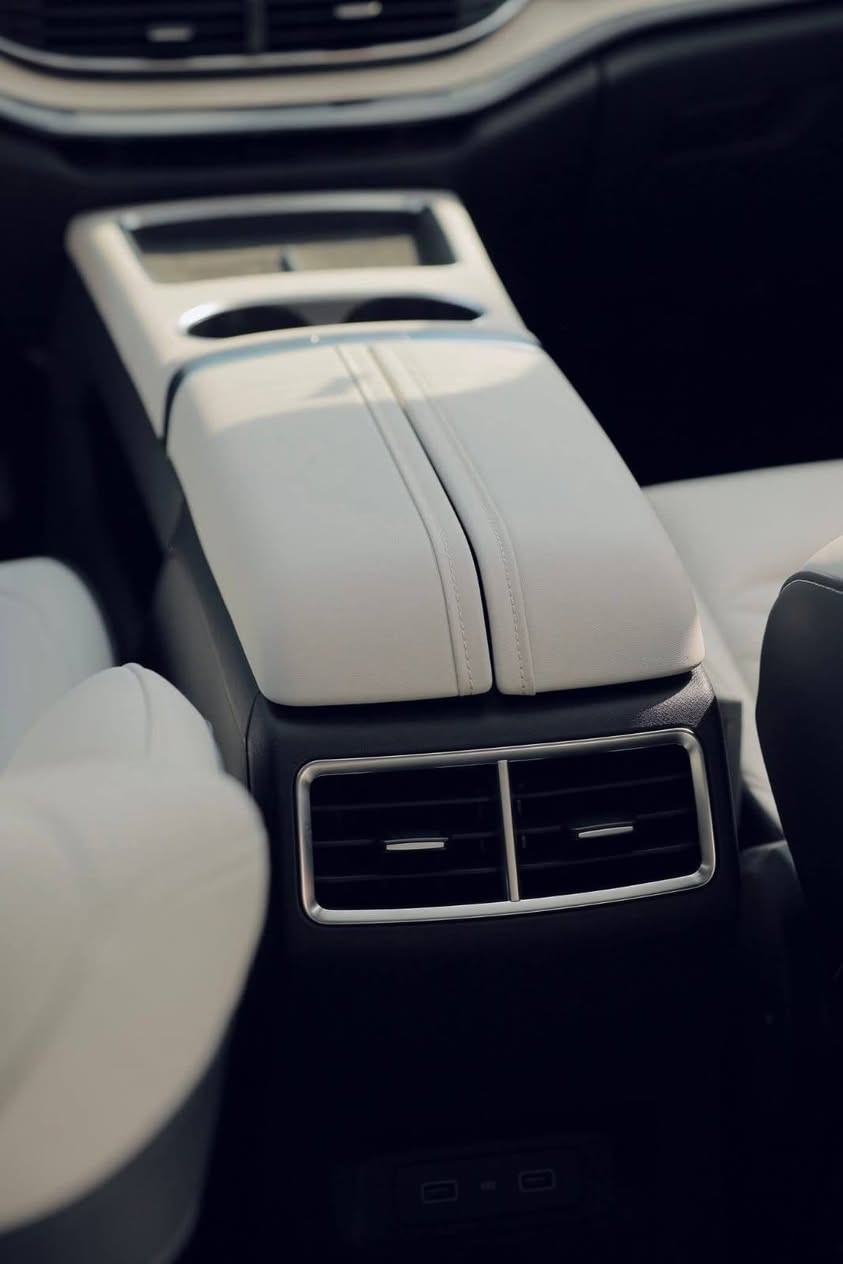 Chery EQ 7
موزع معتمد 
استلام فوري بأقل سعر 
ضمان بطارية ٨ سنوات
للتواصل 01141924276


**إذا كنت صاحب هذا الإعلان وتريد حذفه لأي سبب، رجاءا أرسل رسالة إلى الدعم الفني**