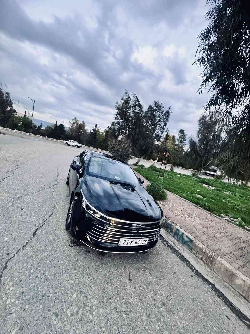 السعر 131 $
شلونكم شباب 
سياره بي واي دي ديستروير مكفوله موديل 2025 ماشيه 8 الف بأسمي ورقم سليمانيه ومكاني بسليمانيه 
لون اسود  
***********
