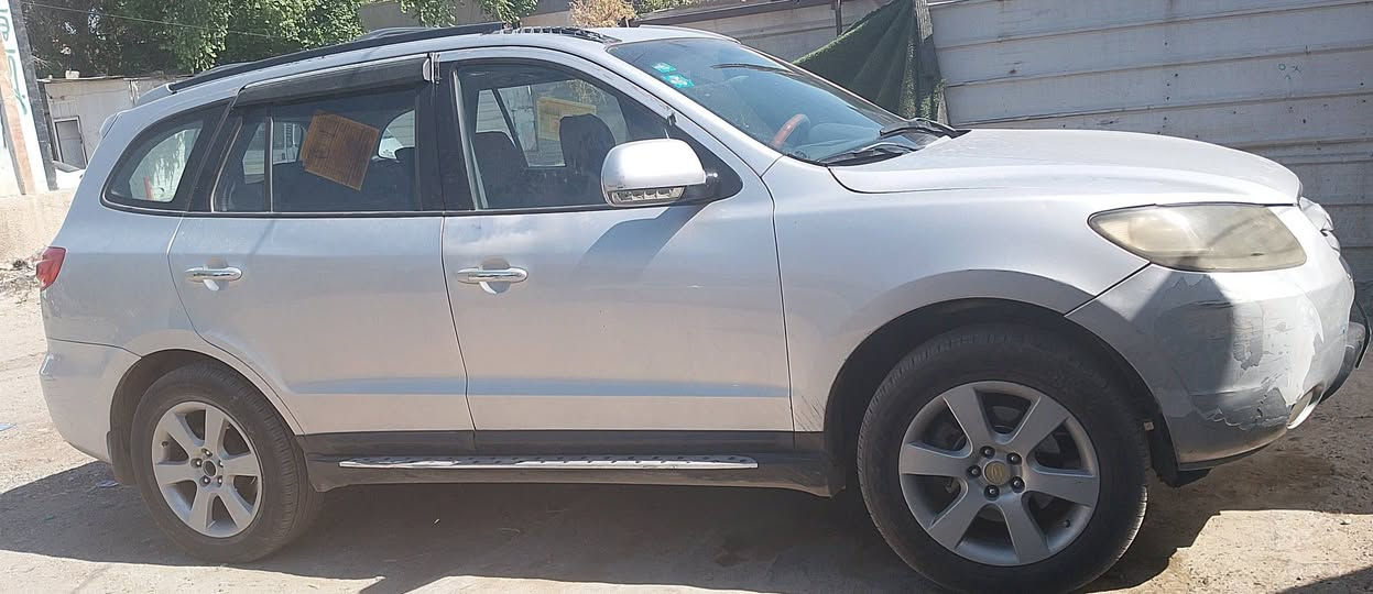 السلام عليكم
سنتافي خليجي 2009 لون سلفر رقم بغداد تبريد ثلاث قطع فتحه سلايد بالقماره حساسات خلفيه وكاميرا  كراسي كهرباء جرس انذار سرعه 120 شغال محرك 2700 بيها قطع صبغ سونارها موجود بالصور السعر 95  السياره بأسمي سنويه  لسنة 2030 
 الاتصال على 
***********
