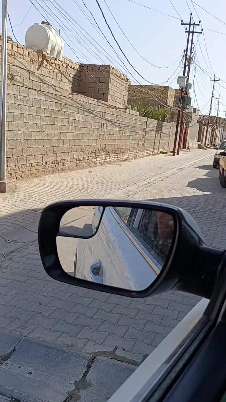 السلام عليكم بيت للبيع اعتبار عرصه مساحه 240م. ركن ع شارعين خلف اكاديميه الشرطه كامل الخدمات امام البيت فضله اكثر من 130م تكدر تستغله محلات بسعر مناسب. ***********
