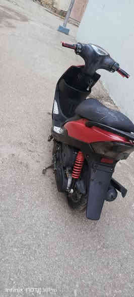 سلام عليكم دراجة ماكس للبيع بوشة 55 الدراجة خير من اللة  مكينة  ولا مجفت ولا دخان كبريتر  جديد تيرات جدد الدراجة علئ اصل الشركة   السعر  900 او مروس اربعة كير  وبيهة مجال  مكاني كوت للستفسار *********** وشراي يدلل
