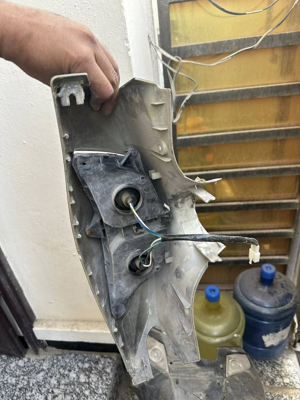 السلام عليكم عندي هذني غراض مال ثعلب للبيع كفرات وترايش وذيل ولحيه شلع 40 الف عنوان بغداد ***********
