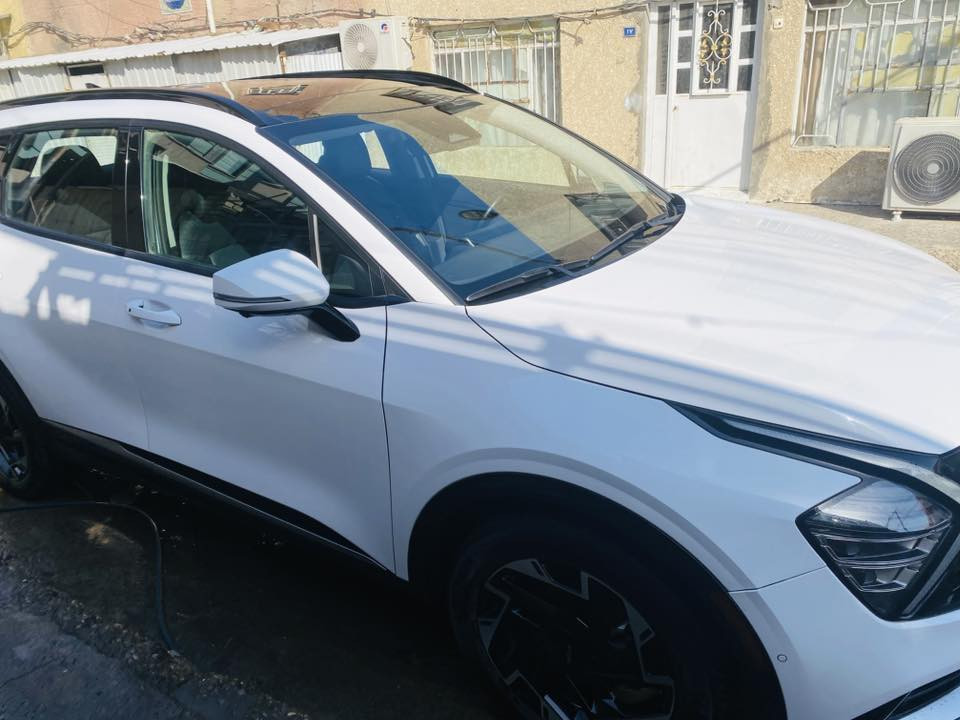 سبورتج برستيج ٢٣  السعر ٢٣٠ وبيها مجال بسيط حادث خفيف بدون ايرباك فقط دعامية امامية مبدلة ***********
