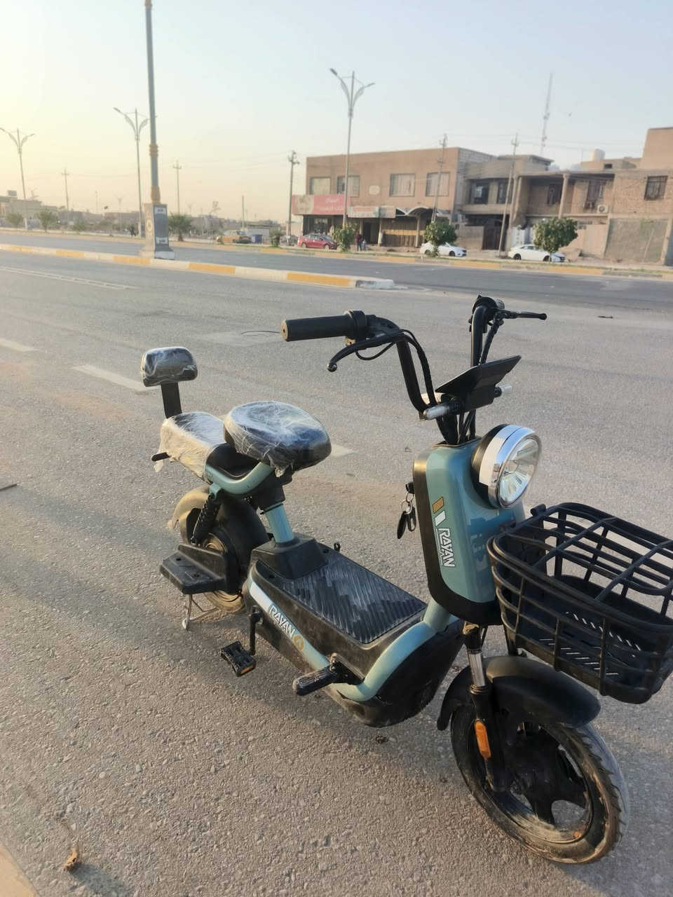 دراجة شحن حجم 14 ريان البيع 
الدراجة مكفولة من أي عطل 
بطاريات نضيفات شرط الفحص دراجة ماصارلي هواي من مشترية جديدة 
سعر : 300 وبي مجال بسيط 
أي ستفسار ثاني خاص أو على الرقم  ***********
