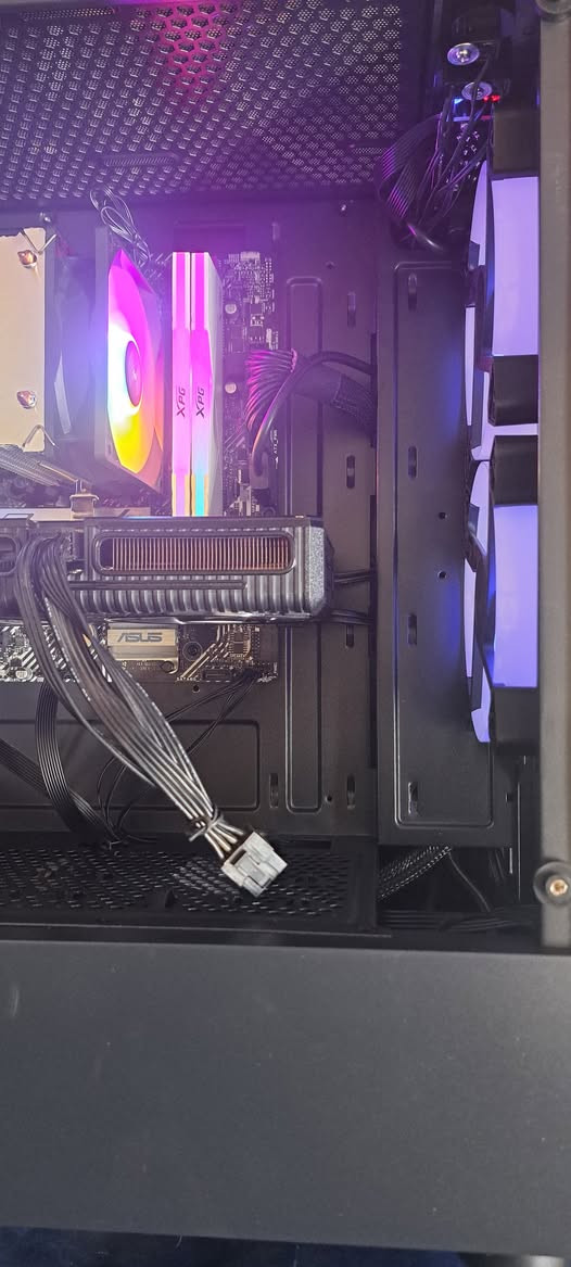 كيس تجميعه للالعاب كوراي 5 جيل 11

المعالج intel  Core i5-11400f

التبريد غازي ag400

الرام- xpg 16gb ram ddr4

المذربورد  ASUS PRIME H510M-A

الهاردات ssd 240 - hdd 1 tb

كرت الشاشة asus rtx 3060 dual 12gb

البور سبلاي  azza 750 wat

الكيس بي 30 لعبة

سعر الكيس 775 الف رقمي ***********

بغداد شارع الصناعه لايوجد توصيل
