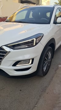توسان 2019 خليجي  محرك 2000 دوش  رقم بغداد الدولي  بصمة أبواب  كراسي ك...