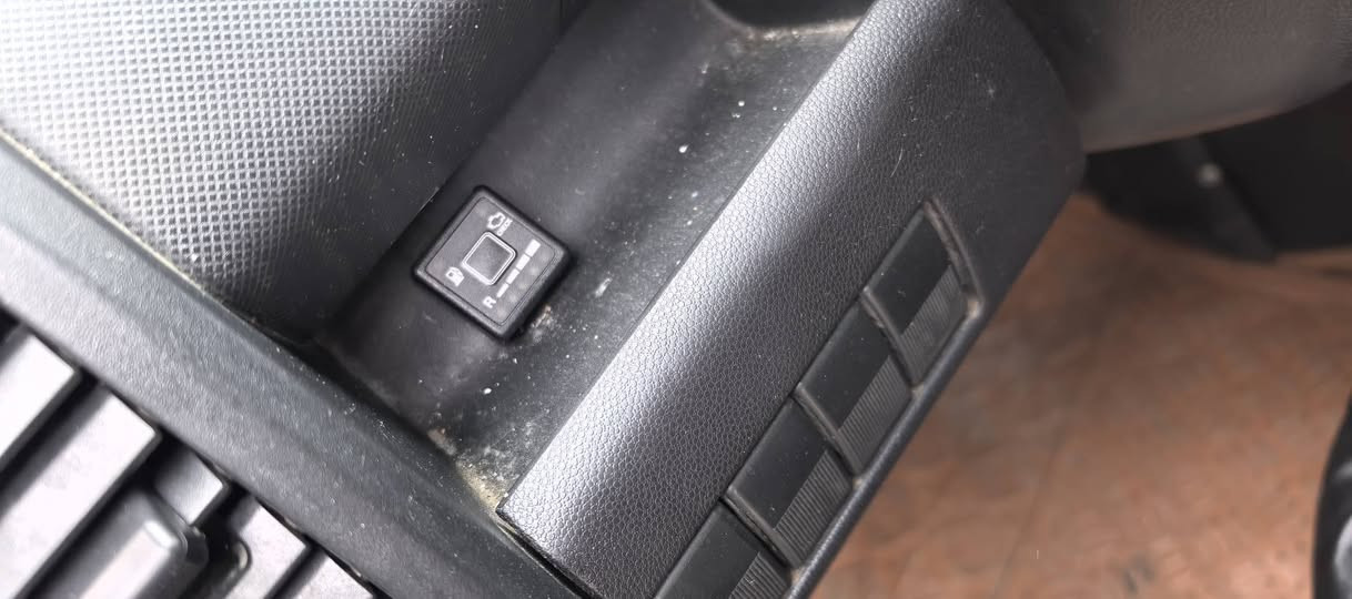 للاتصال ***********
مازدا2010 عا ئيلى 7 راكب تبريد مركزى
سيارة اربعة سلندر عليها نضام غاز ايطالى
بى ضربة جهة السكن بى5 قطعة صبخ
عليها ١ مليون غرامة
مكان سيارة في اربيل أربيل, العراق
