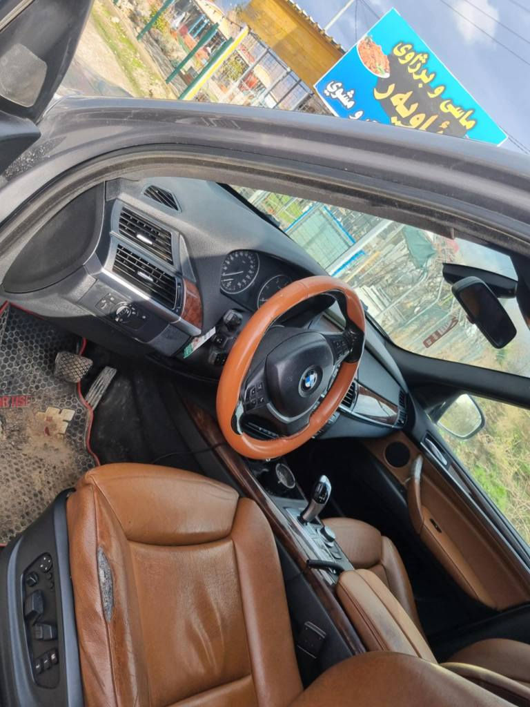 ژم،،،،***********
ئەم سەیارە بۆ فرۆشتن  مەکینەی شەش بستۆنی گازە زۆر زۆر بەقوەتە ماشەڵا گێڕ کوبرایە🚀🚀 4×4  دەبڵ ئەکسلە  لۆک ماوەتەوە سەیارەکە
علوجەو هیچی نیە ئەوروپیە بێ بۆیاخە  گێڕو👌 مەکینەو تەقەو ڕەقەو تەبرید بەشەرت ماشەڵا زۆر جوانەو مواسەفاتی باسناکرێت پانۆراماو جڵدو هیتەرو کوشن کارەباو فول فول  مواسەفاتە ئەوەی پێی نەبوبێ نازانێ چۆن سەیارەیەکە سعری تەنها 58گەڵاو معامەلەیە هەرزانتر لەبازاڕ،،
تەنها جوابی تەلەفون ئەدەمەوە🤍🤍 حلبجة, السليمانية
