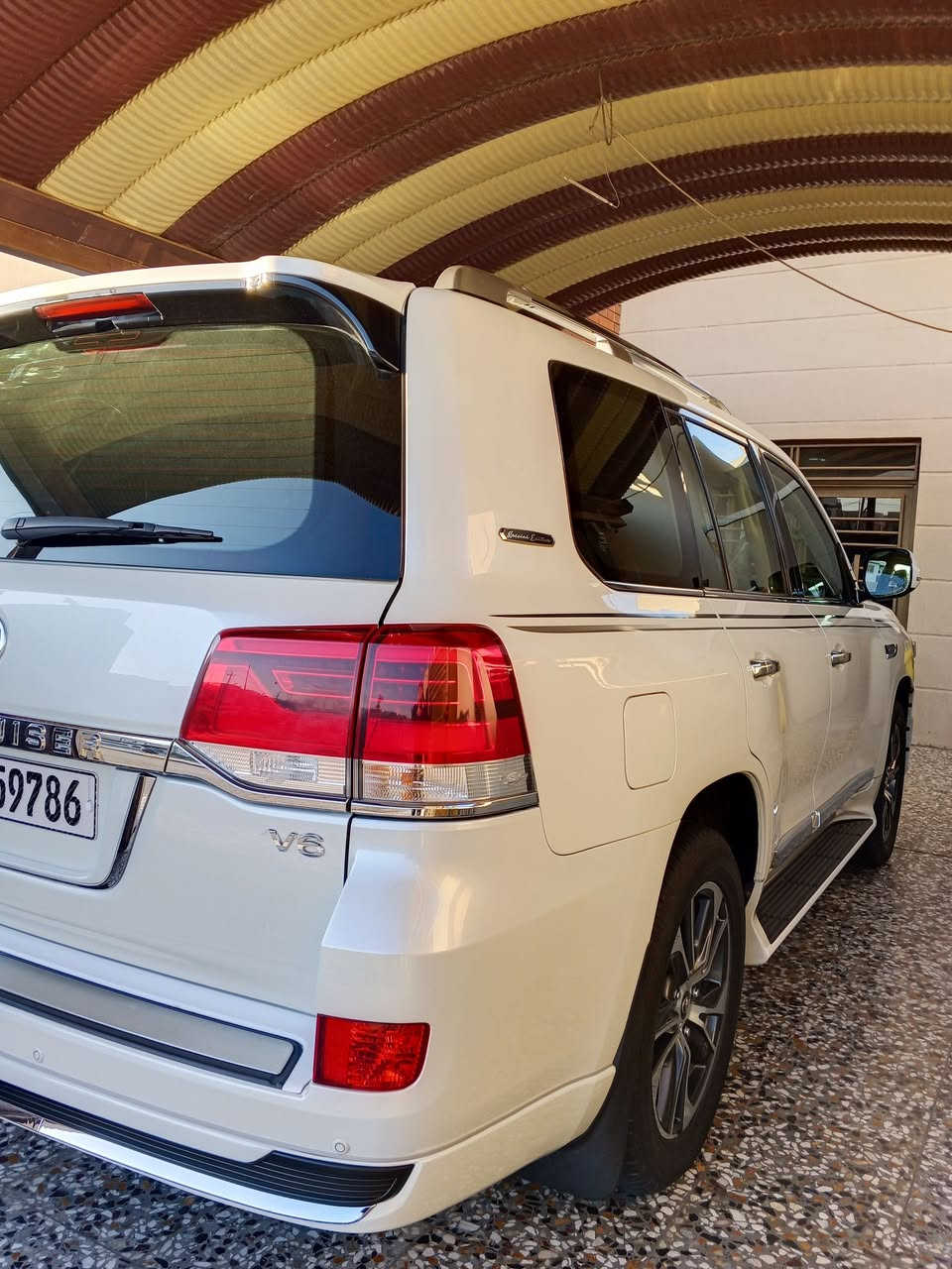 سلام عليكم للبيع 
لاندكروز موديل 2020 ساز باب أول فوول ✅ 

رقم بغداد انكليزي هزه جديدة سنوية جديده بسمي لحد 31 

سيارة جديدة بعدها بلكارتون مكفولة كفاله عامة كفاله من صبغ ولبارد ولفتح  وشخط وتكحيل حته دعميات كفاله 

 ماشية 61 الف سبير منازل تخم تاير جديد دلوب جواها البصمة ثانية كتلاوكات شركة كاعيات شركة كلهن وياه 

ساز باب أول ✅ بغنة عن تعريف فوول مواصفات 

مكاني بغداد الكرخ إلي عندة ستفسار يتصل 📞 👇 

*********** بشار العبيدي 

*********** بشار العبيدي
