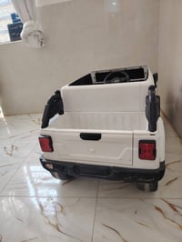 سيارة عاطلة • وايرات مقطوعة