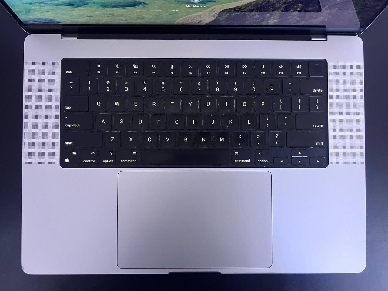 MacBook Pro 2021 M1 Max 16” Silver 

Ram 32 | SSD 1 TB 

Battery 85 - Cycle 330 

Price : 2.125.000 

***********
