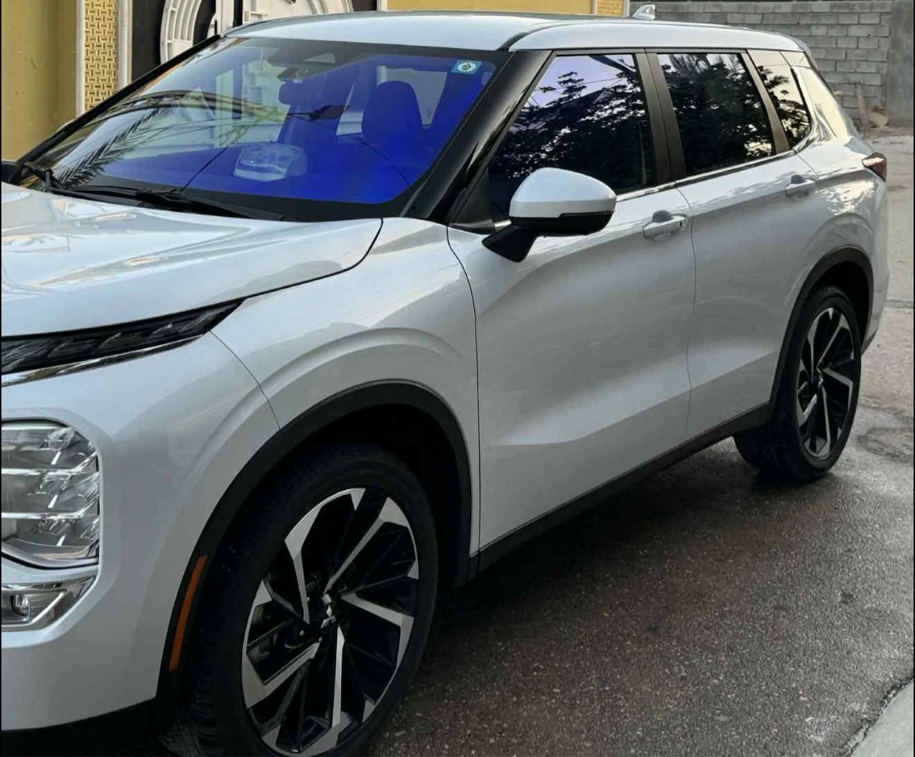 السلام عليكم
اوتلندر 2024

فول مواصفات عدى الفتحه 

ماشيه 20 الف 
سياره جديده مابيها اي نقص احلى من الصور 

حادثها فقط الصندوق بدون اي دواخل 

رقم بغداد 
السعر 230, بيها مجال 

***********
