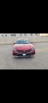 للبيع @إشارة تويوتا كامري (SE) موديل : 2023  اللون : احمر كرزي     عدا...