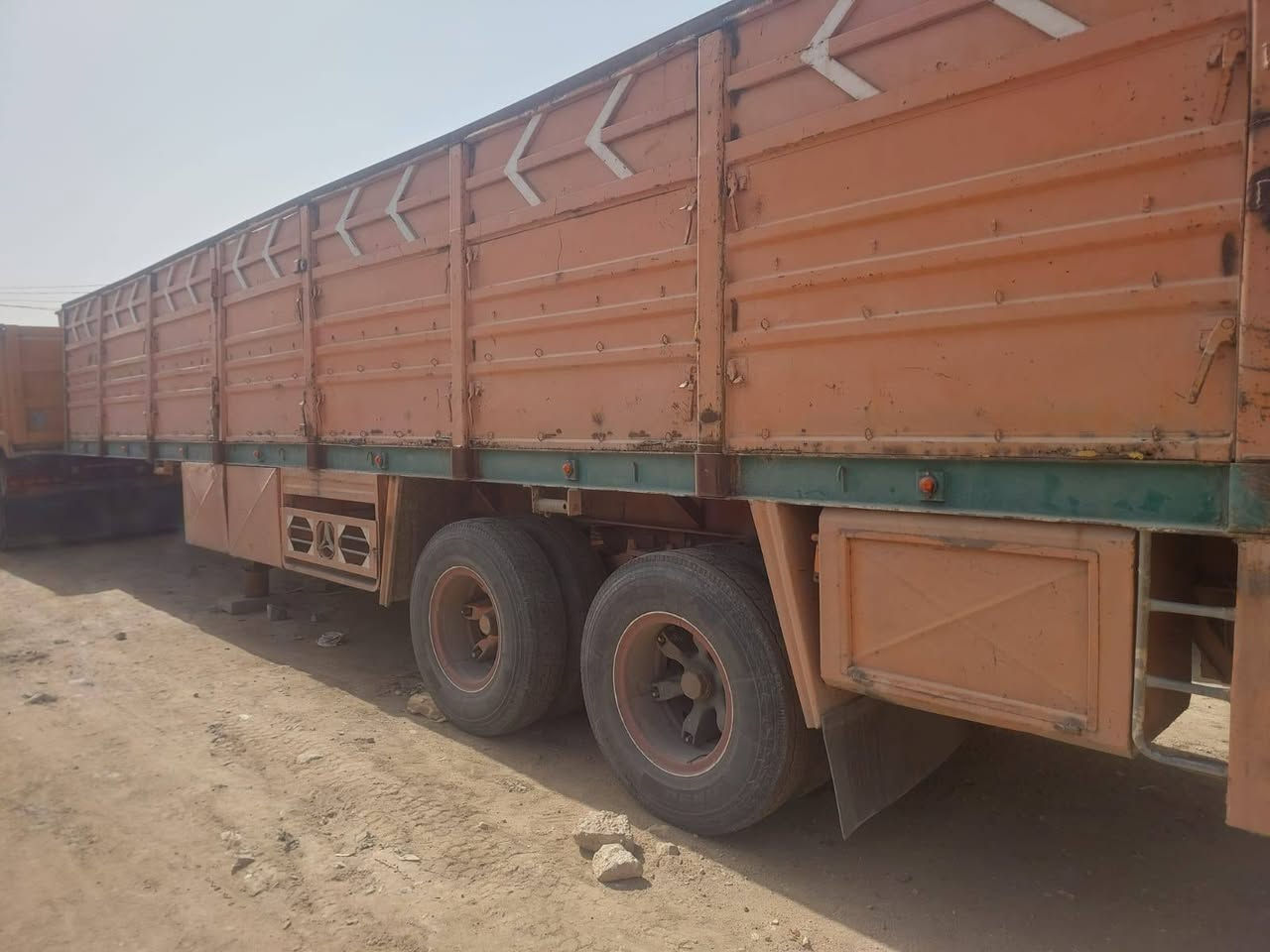 عربياين عدة اثنين اجناب شغالة براد 14شاصي مكفول تخم تاير وحدة وثانية نص عمر الطول 12وتص جهازة من ابريك كهرباية جهازة كبل للشغل السعر اتصال على الرقم ***********
