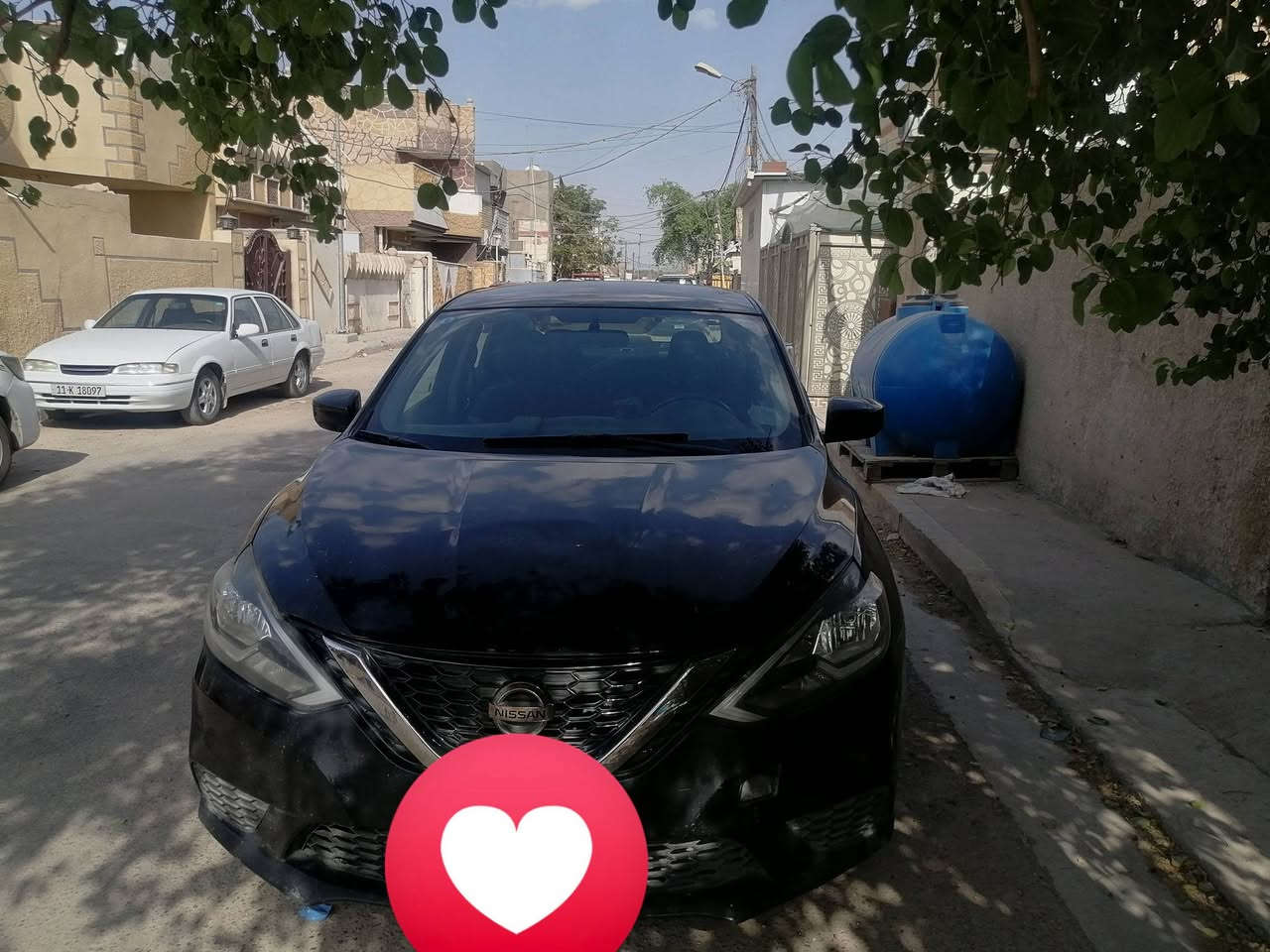 السلام عليكم نيسان سنترا ٢٠١٦ للبيع بصوره البنيد مبدل وجاملغ جهه السايق مصلح نقص بيها تبريد فريز والصدر  *********** رايدها ٩٣. رقم بغداد سنويه ٢٧
