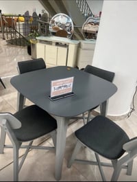 اسعد الله أوقاتكم  ميز طعام  4 كراسي خشب زان طبيعي  قطع اخيره عليها عر...