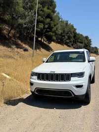 جراند شيروكي • لمتد فول • ٦ سلندر ٣.٦