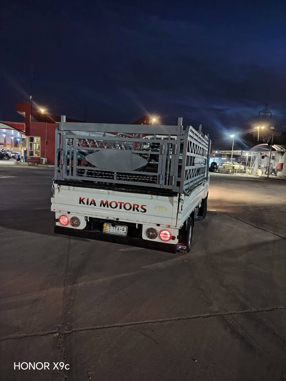 سلام عليكم كيا مفتوح؛ 2700 موديل 2014 مكفوله كير مكينه تخم تاير كله جديد رقمهه نجف مكانه بل نجف السعر 110 وبيهه، مجال بسيط رقم تلفون ***********
