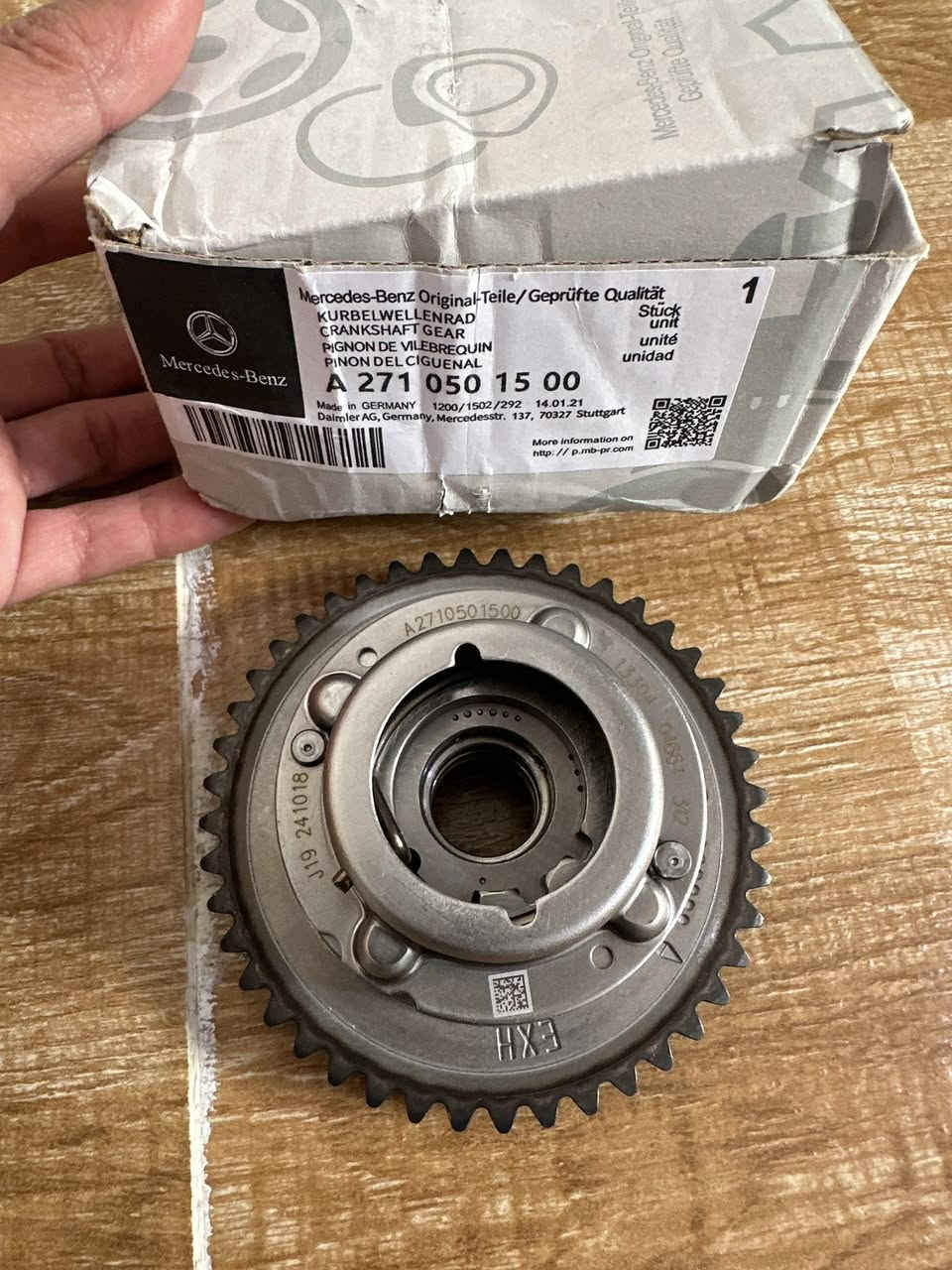 قطع مارسدس بنز المانيه الي  محتاجهن يتواصل خاص
رقم القطعة الأولى A 271 050 14 00
رقم القطعة الثانية A 271 050 15 00
القطع اصليه صناعه المانيه 
رقم الواتساب ***********
