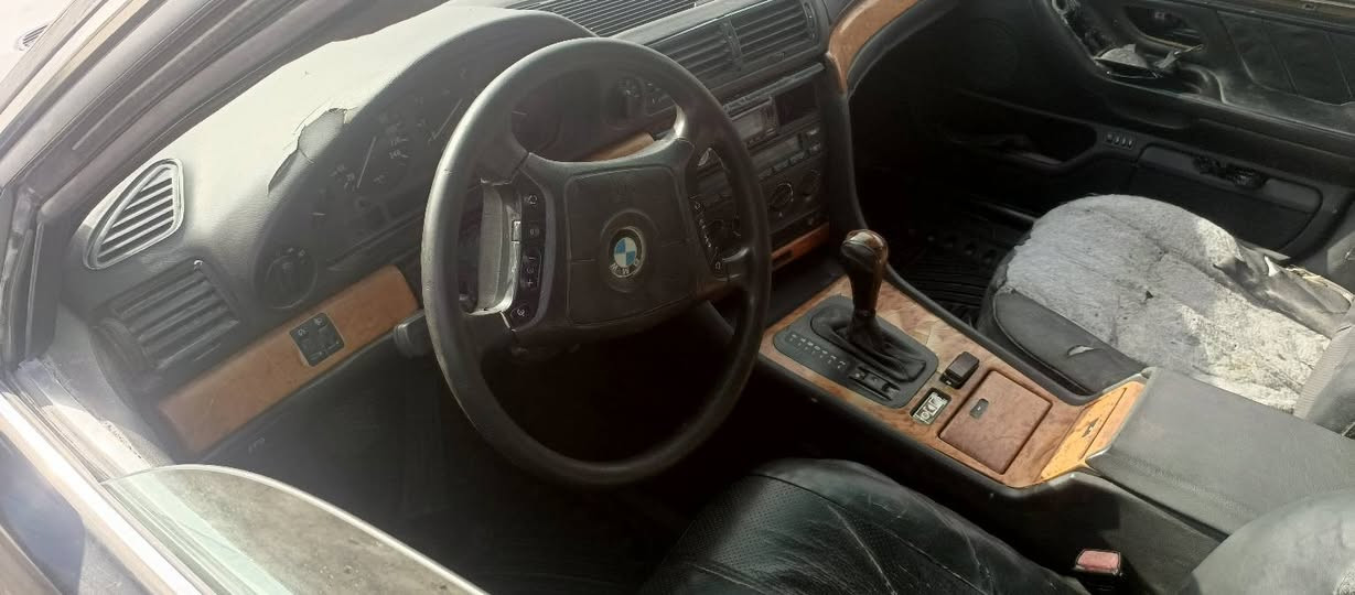 سلام عليكم كاسحه موديل 95 رقم نبار رعيه بل حله الهاشميه ما وصله رقم هاتف *********** مكان بصره كرنه
