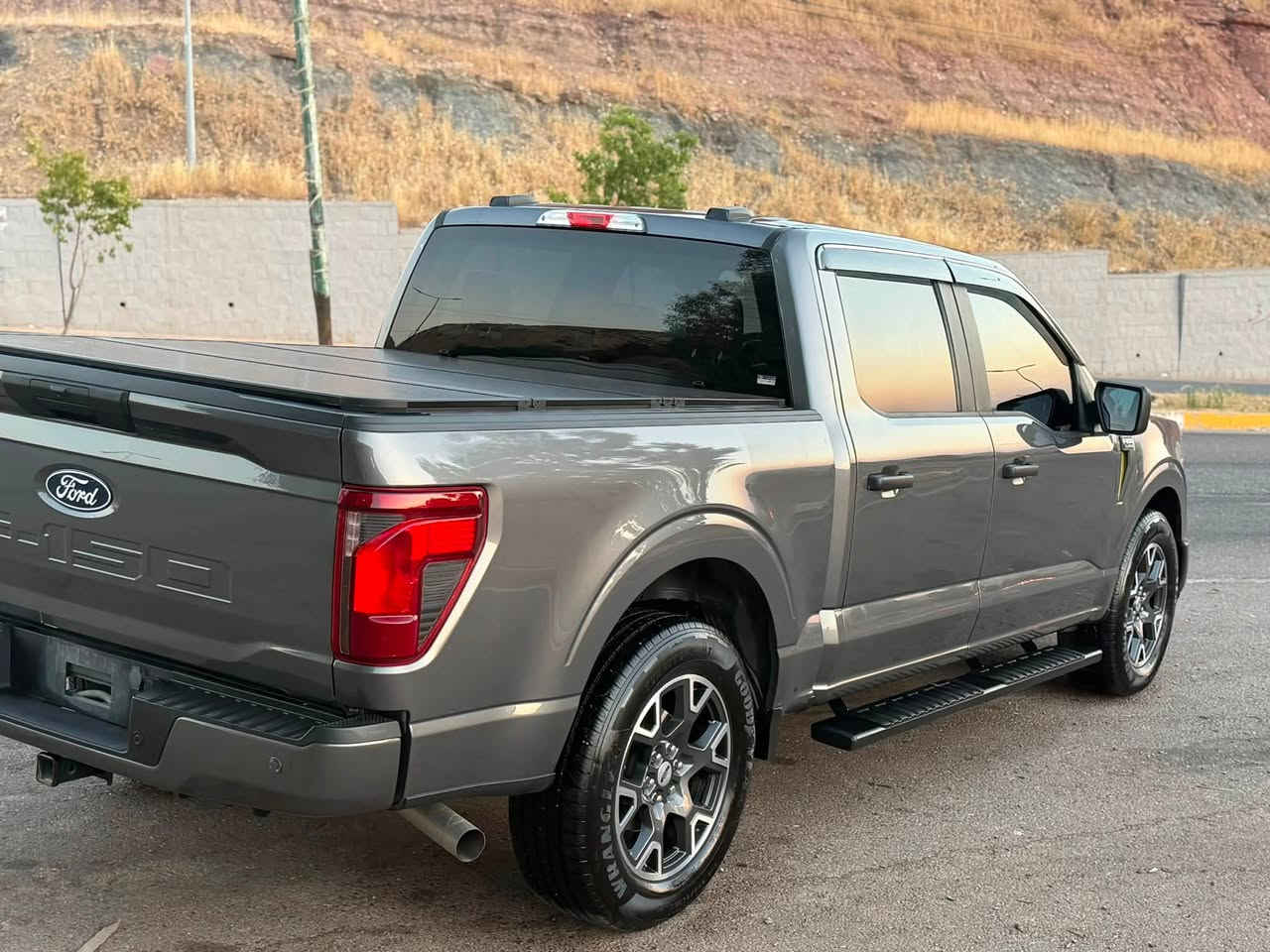 فۆرد F150 مۆدیل 2024
مەكینە 2.7  ئیكۆ بۆست مەرغوب

دەرگا گەورەی بۆدی كورتە

گێچ ئەلیكترۆنی

كامیرە و رادارە 360 پلە

تەبرید مەركەزی

شاشە گەورە 12 انج

گیر ئۆتاماتیك 10 نمرە

نیزام كارپلەی ئەندرۆید

لایت LED

26 مایل رۆیشتوە

ویل گەورە

زۆر مواسەفاتی تر

سیارەكە نمونەیە لە جوانی بێ قەپ و قۆپ تەنها چاملغی پێشەوەی لای سەكن بۆیاغە بێ ناو گرتن هیچی تری نیە پێش و دوای كەپسە كامل جوانكاری بۆ كراوە

چوار تایەی لۆكی لە ژێرە 

رەقەم كاتی ٣ مانگی لەگەلە

سعر : $ 278

***********
