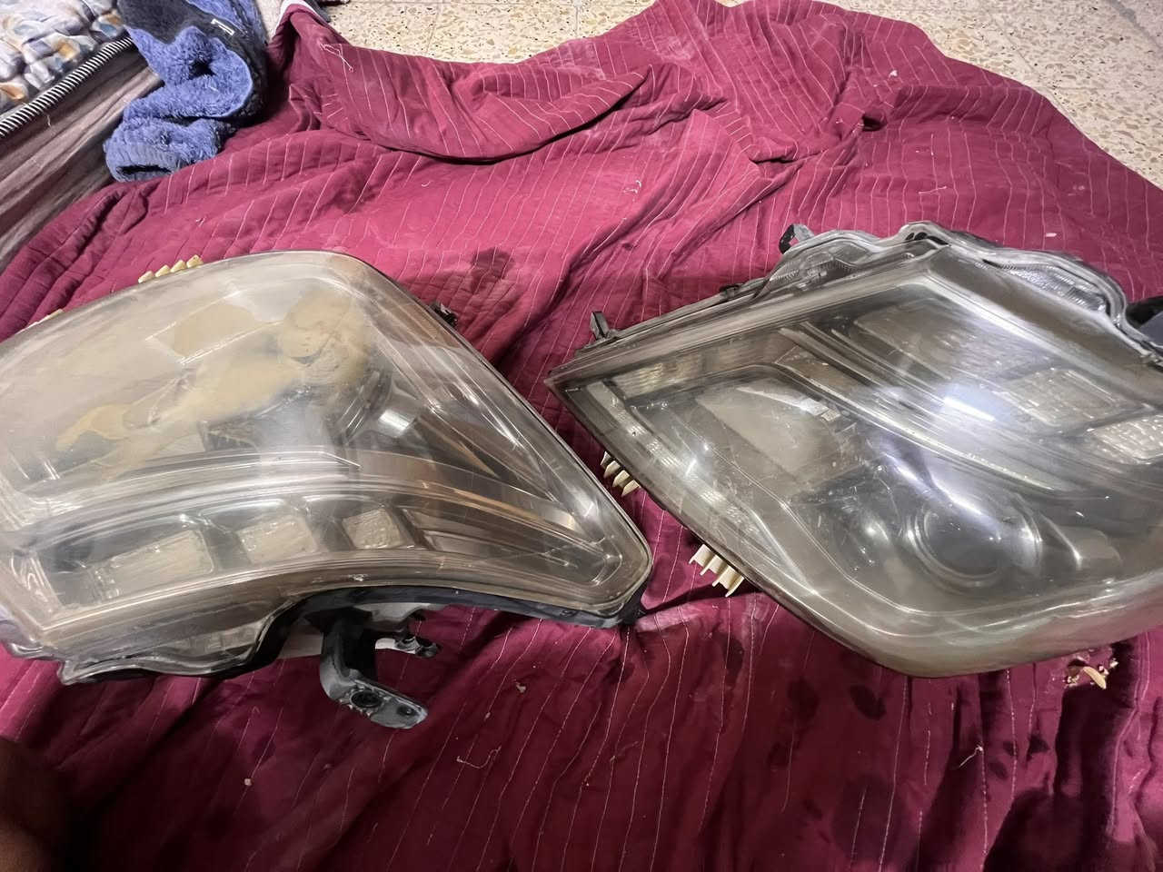 السلام عليكم غراضض عدي مال جيب شيروكيي موديل٢٠١٨ ومال باترول هم موديل ٢٠١٨ باب جيب شيروكي اسود شذره فيلي جديد بلاديي لا ضربه لا رصعه بلادي وعدي شباج باترول وعدي مازدات باترول وهذن الغراض كدام عينكم  الباب رايده ب300الف والشباج رايده ب100  والمازدات رايدهن ب300 استفسارر واتساب***********
