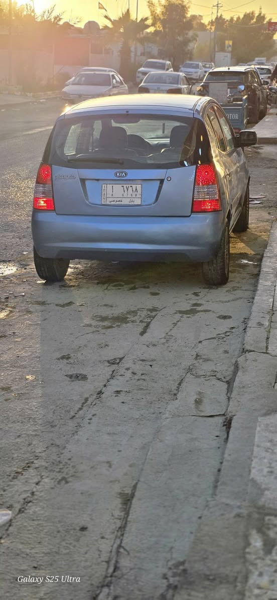 تحيه طيبه
بيكانتو ٢٠٠٦
رقم بابل مميز 
مداور ثاني يوم 
صبغ عام جماليه فقط 
تبريد شغال 
تدفئه شغاله 
صدر جديد 
تخم تاير + ويل كب رياظي 
كهربائيات كلها شغاله 
كيجات كلها شغاله 
 ريمونت سنتر لوك 
كير اوتو 
شلعه معدل خير من الله 
السيارة ناعمه كلش 
داخلها جديد 
مدوشمه ارظيه جلد 
سيارة متصرف عليها الف دينار 
جاهزة من كلشي 
اليوم فولتها بانزين ودهن كير ومكينه 
يعني جاهزة مجهزة 
عنواني بابل مركز المدينه 
للاستفسار خاص او الاتصال 
***********
السعر ٥٧ مجال قليل 
اسف على الاطاله
