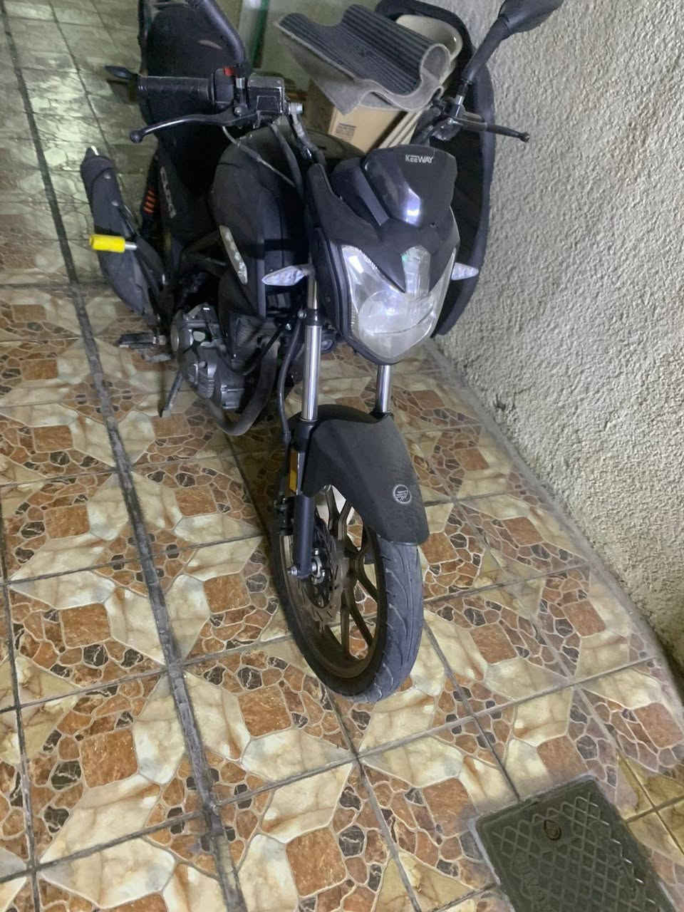 السلام عليكم موجوده دراجه ناريه نضيفه ما ملعوب بيه ابد دراجه مرقمه الرقم اربيل ودراجه نظيفه كلش ودراجه مكفوله من بجم ل بجم سعر دراجه قفل (1750:000) سعر قفل و كفاله مكفوله انته ابس عليك جيب فيتر وتجي تفحص و تشتري 
يرجى الاتصال والاستفسار ع رقم الهاتف 
***********او ***********
رقمين ابيهن واتساب
