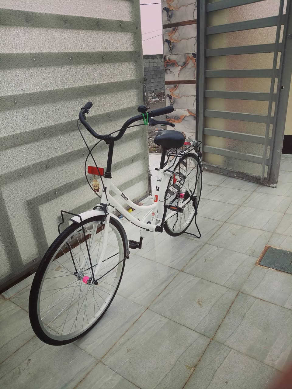 سلام عليكم باسكل للبيع باسكل جديد السعر ١٠٠ قفل قفل مكاني ديالى بلدروز هاذة رقمي   
***********   باسكل  جديد جديد
