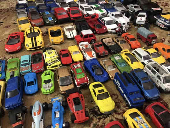 السلام وعليكم للبيع
١٣٠قطعه  احجام مختلفه 
وشركات متنوعه بيهن ماركات وبيهن صيني 
لسعر  ١٧٥ وبيهن مجال بسيط 
عنواني بغداد حي الخضراء 
مستعجل عله بيعتهم محتاج فلوسهن 
ابيعهن شلع 
***********
