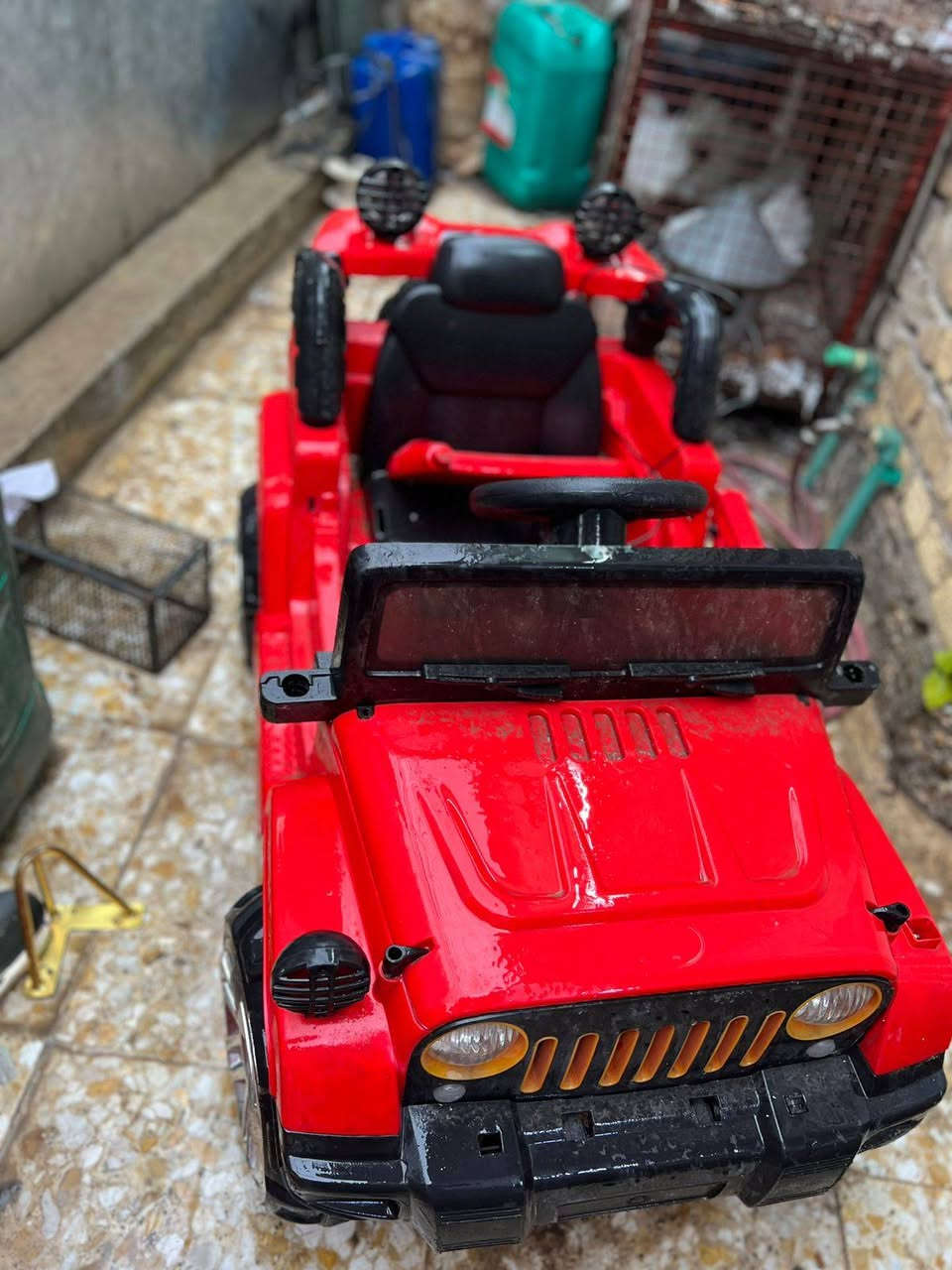 سلام عليكم غراض عندي سياره سعرهه 30 الف الكراسي سعرهن 35 مكاني بغداد *********** بي واتساب
