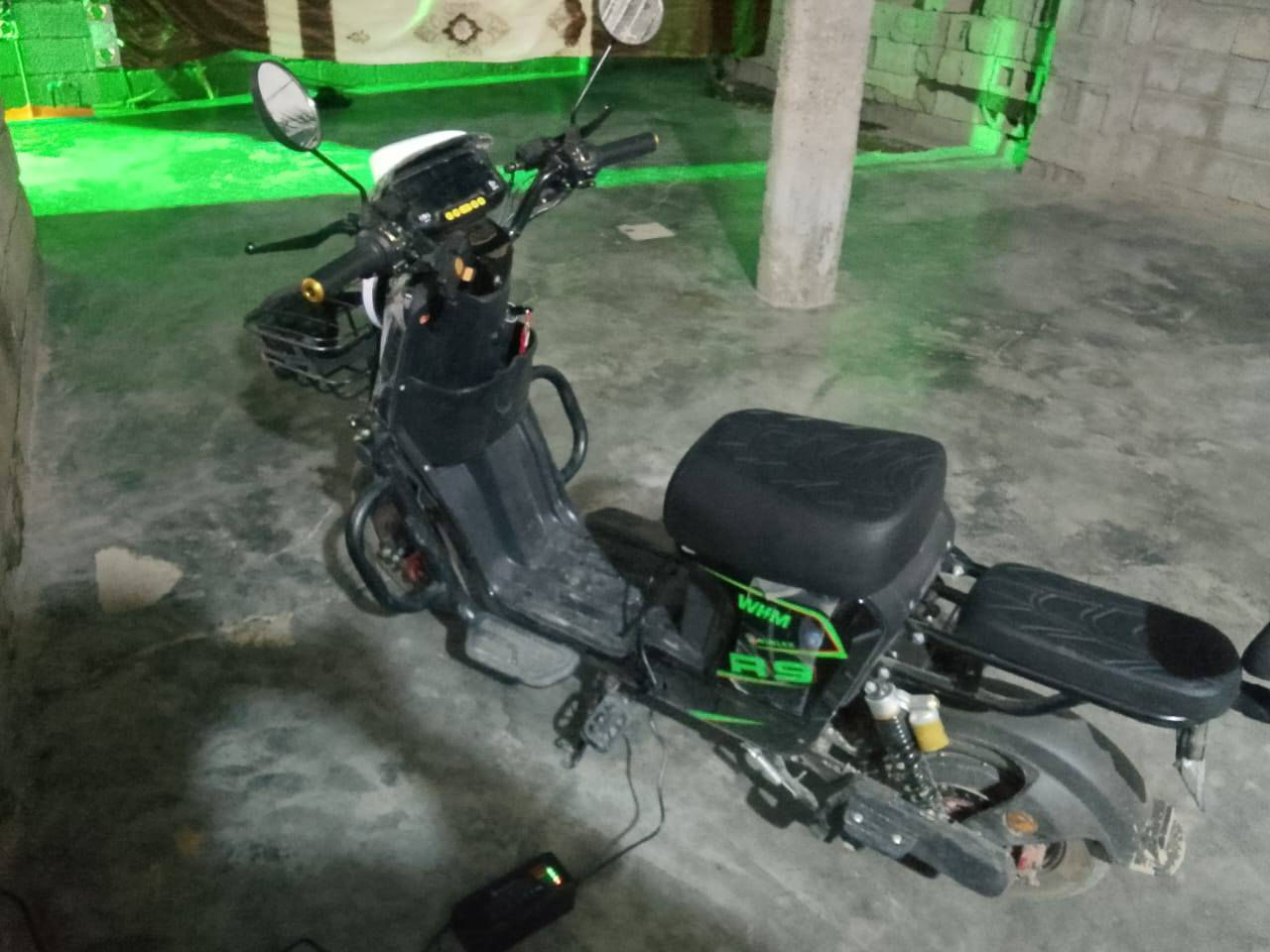 السلام عليكم ورحمة الله وبركاتة دراجة شحن للبيع موديل 26مكان ديالى بعقوبة المقدادية السعر750وبيهة مجال شي قليل جداً  الدراجة نضيفة بكل معنة الكلمة او  مراوس بدراجة سيفان 24او 25 اي استفسار علة هذا الرقم ***********
