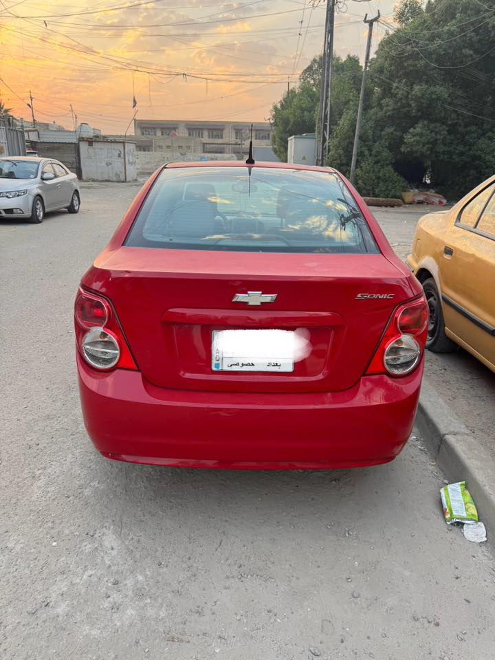 شوفر سونك 2013 كير عادي محرك 1800 وارد امريكي حادثها جاملغ ايسر فقط مصلح ومصبوغ ونص باب السايق ويا
سياره كير ومحرك وتبريد وكاله نظيفة كلش صار 5سنوات عندي وسنويه ب2028 تنتهي مكان بغداد رايدها ب55 ورقه وبيها مجال
الاستفسار الاتصال ***********

