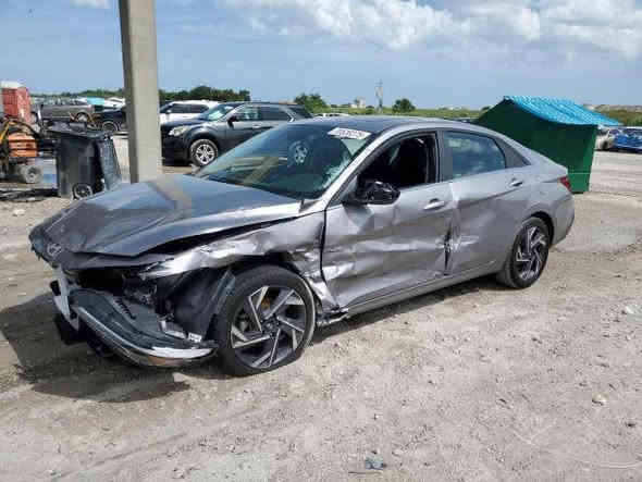 السلام عليكم
النترا 2025 Sel
 فول فتحه بصمه
حاليا بالميناء يومين وتنفتح حاويته
بدون تصليح بدون كمرك 95 ورقه قفل 

للاستفسار *********** ميثم 📞

جروب واتساب لتجاره السيارات من دبي وامريكا ❤️👇
https://chat.whatsapp.com/LUw4zLBkGprJkS4f8Ne2We?mode=ac_t
