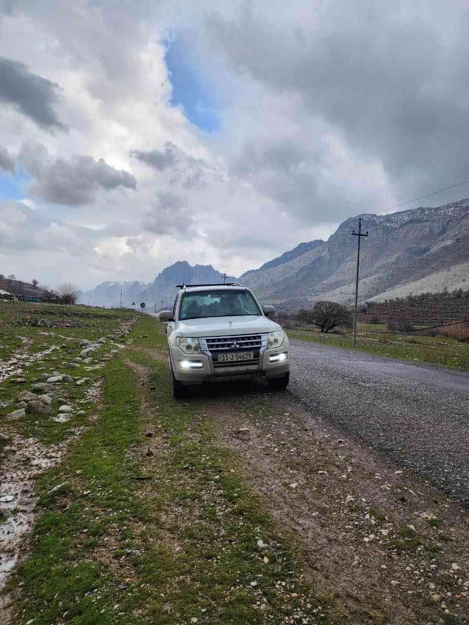 يا الله اللهم صل على محمد وال محمد       
باجيرو حبتور 2010 فول مواصفات     

الچاملغ الامامي بي دحچه بسيطه بس اللغد ومصبوغ لغرض تطابق اللون گير و مكينه وحداديه مكفول وادامه كامله لمنضومه التبريد ولايتات فول زنون  
تخم تاير جديد 

السعر 142 بيع فقط بدون مراوس
 السياره بأسمي تحويل ثاني يوم

السياره جديده مثل الصور مكانها نجف 
للتواصل ***********
(غير متواجد ع الفيس ) النجف, العراق
