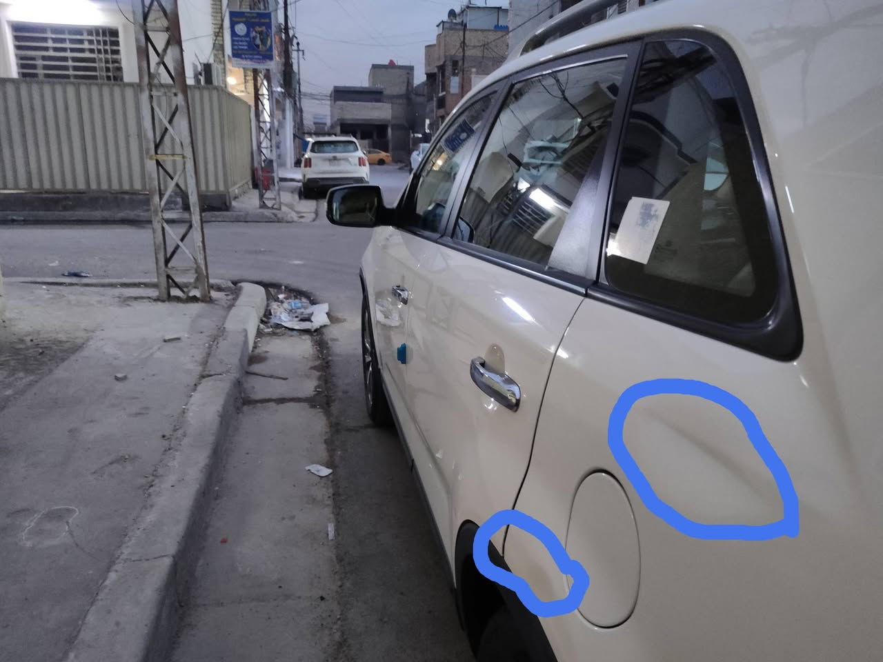 السلام عليكم .. سيارة سورينتو خليجي ٢٠١٤
رقم انكليزي بغداد 
٦ سلندر  ٣٥٠٠
بانوراما
٧ راكب
٣ قطع تبريد
لدات امامية وخلفية
كامرا خلفية
بصمة ابواب
بصمة تشغيل
ايرباكات سليمة
بيها مكانين تحتاج تعديل بسيط موضحات بالصور
ماشية ١٦٧ الف كم 
السعر ١٩٥ $
للاستفسار الاتصال على الرقم ***********
