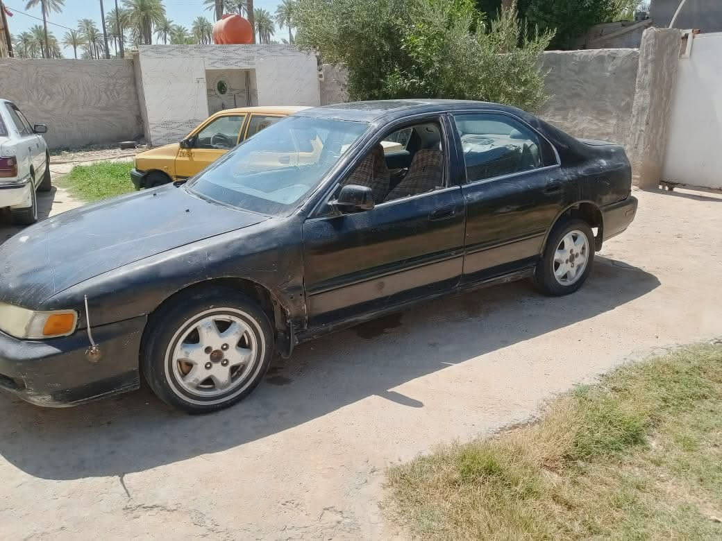 يا الله السلام عليكم من رخصه المدير والاعظاء سياره هوندا اكورد موديل 91سياره خير من الله تخم تاير حداديه باتري كهربايات كله جديد كير أو محرك مال كورلا جديد سنويه أصليه راعيها مااندله أتعهد اب كلشي مكاني كربلاء طوريج السعر 10او بيها مجال قليل *********** أو الاسيا ***********
