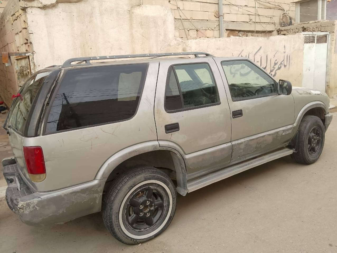 بلايزر موديل 2000 راعيه ميت اسويلك وكاله نقصه كير حاليا تشتغل مكينه لاتبخير ولاتنقيص سعره 21 مكاني ناصريه مامتواجد ع الفيس ‏‪‪
‏‪0780 841 5694‬‏
