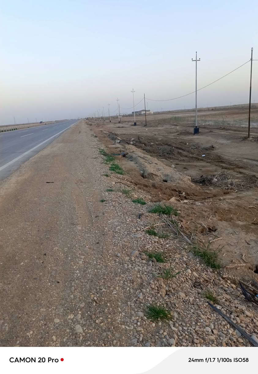 يا الله كاع على طريق بغداد كوت مساحه 14 دونم الواجه 180 عشارع العام مال دبوني بجهت شط تصلح لكافه المشاريع طابو سند 25 باسم شخص واحد فقط سعر دونم 30 ومن الله التوفيق ***********
