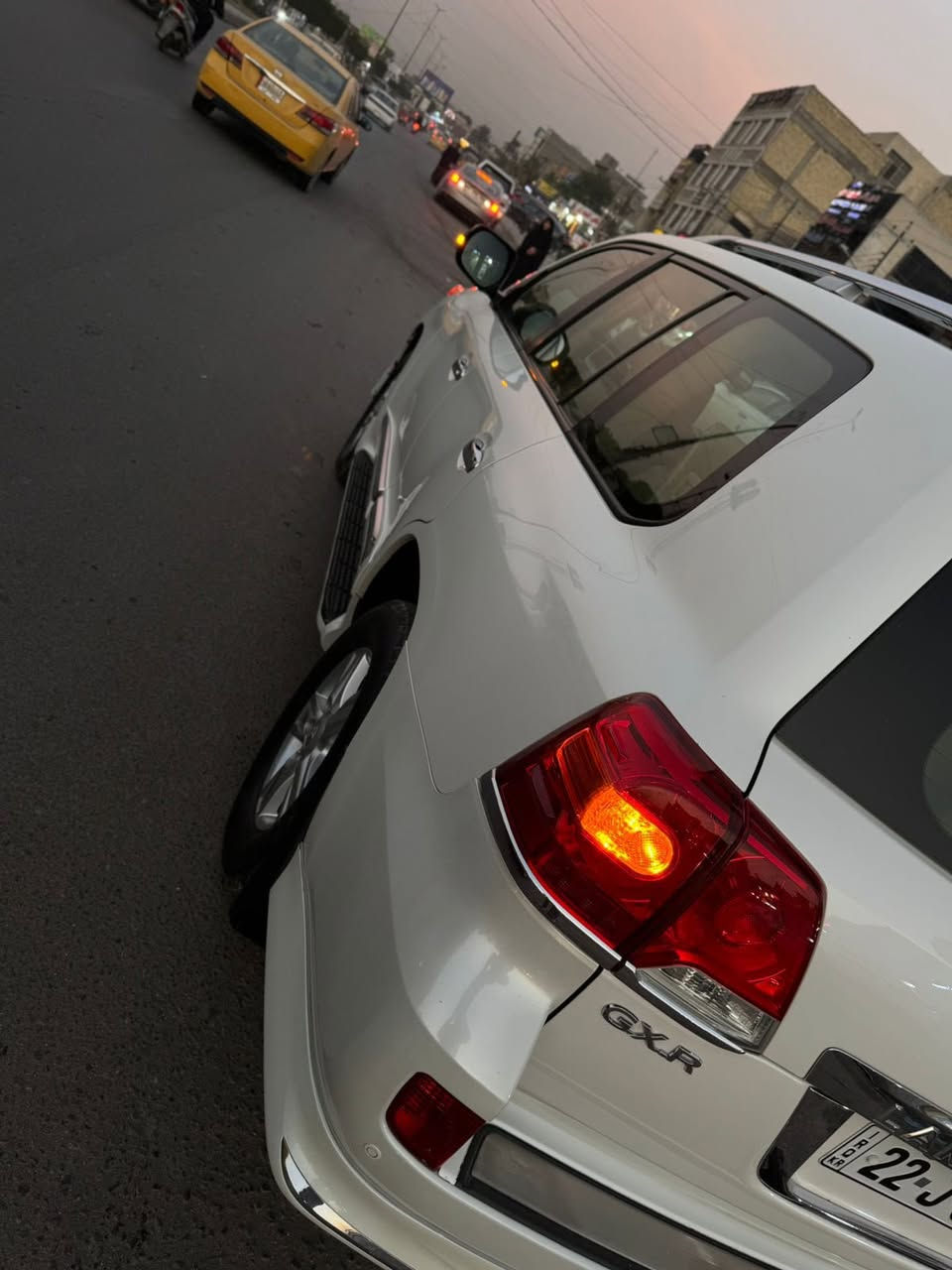 السلام عليكم
مكلف بالنشر 
للبيع لاندكروز موديل ٢٠١٥ مكينة 4000. ستة سلندر 
رقم اربيل بأسمي هزة وفحص وسنوية جديدة السيارة ساز معروفة مواصفاتها ميحتاج اذكرهن ماشية ١٣٠ الف حقيقي وين ميعجبك افحصها جاهزة من كل النواحي بيها بارد بالباب الخلف الصدر والهلال 
العنوان بغداد الشعب 
السعر 42000 اربع شدات وعشرين 
رقم الهاتف ‭٠٧٧٧ ٣٤٢ ٩٦١٦‬
