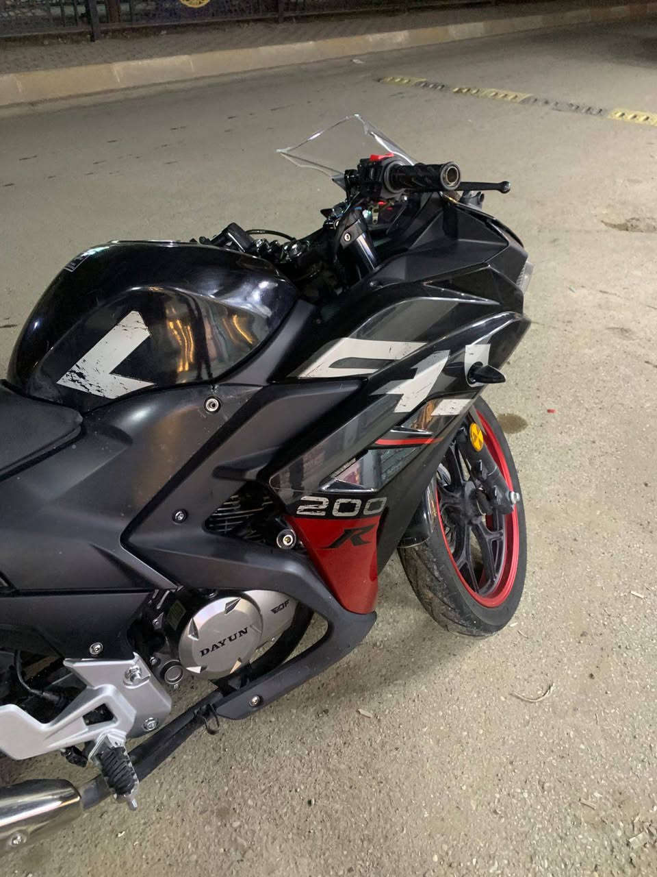 سلام عليكم دراجه دايوان بطح محرك r 200 مكفوله كفاله عامه وراق سكنر المكان ديالى دالي عباس مامتوجد خاص ***********
