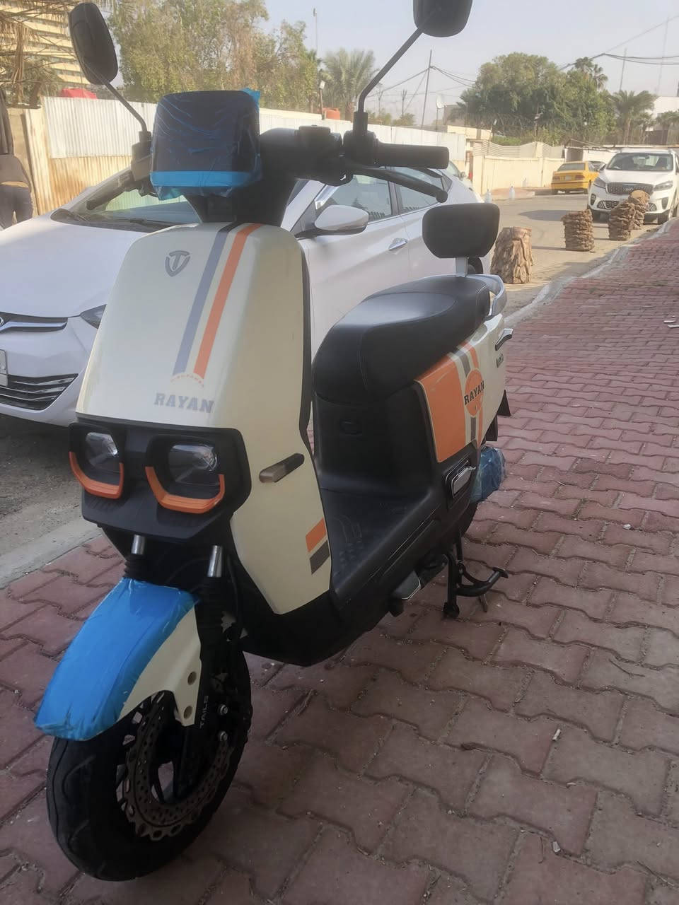 السلام عليكم ريان تالج ام عيون موديل 25 دراجه استخدام شهر ونص اذا مو اقل كل ملحقاتها موجوده وصل الشراء استخدام قليل وعن الحلال والحرام بيها شويه شخوط كولش بسيطه ممبينه اصلن دراجه كفاله عامه سعرها750وبيها مجال اي استفسار ***********مكانها بغداد خلف وزاره الخارجيه وتساب محمول للشراي فقط
