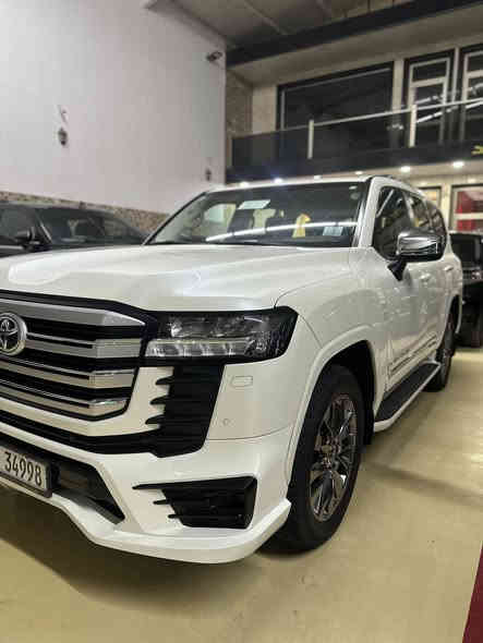 سلام عليكم لاندكروز موديل 2022 ماشية47الف ساز بيهه  بنيد بي طلقه خفيفه  كلش مكحله وباقي كفالة عامة السعر 65$ شراي اتصل ***********
